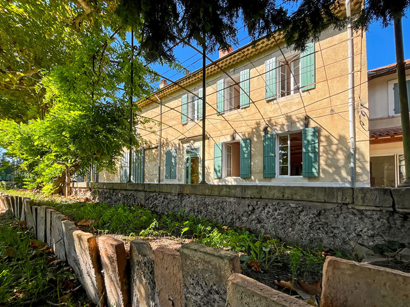 Maison - 263 m² - 9 pièces