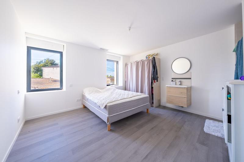 Maison - 260 m² - 7 pièces