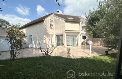 Maison d'architecte - 140 m² - 8 pièces