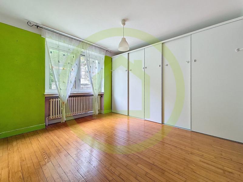 Maison - 211 m² - 8 pièces