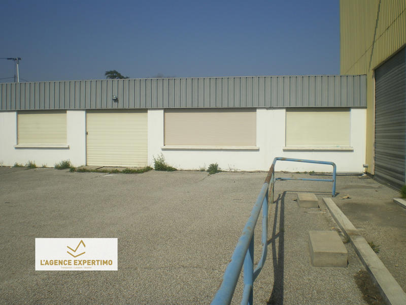 Entrepôt - 1 100 m²