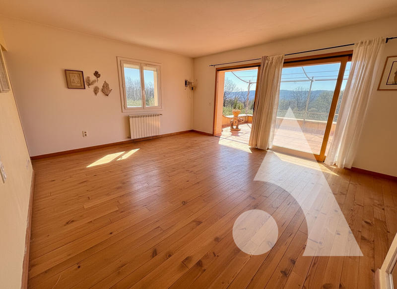 Maison - 180 m² - 5 pièces