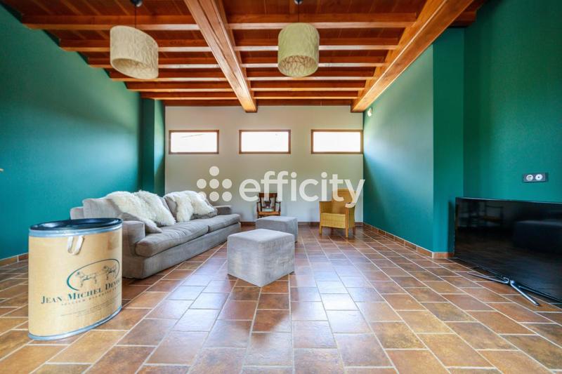 Maison - 306 m² - 8 pièces