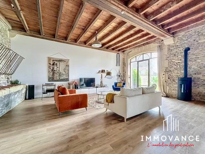 Maison - 335 m² - 8 pièces