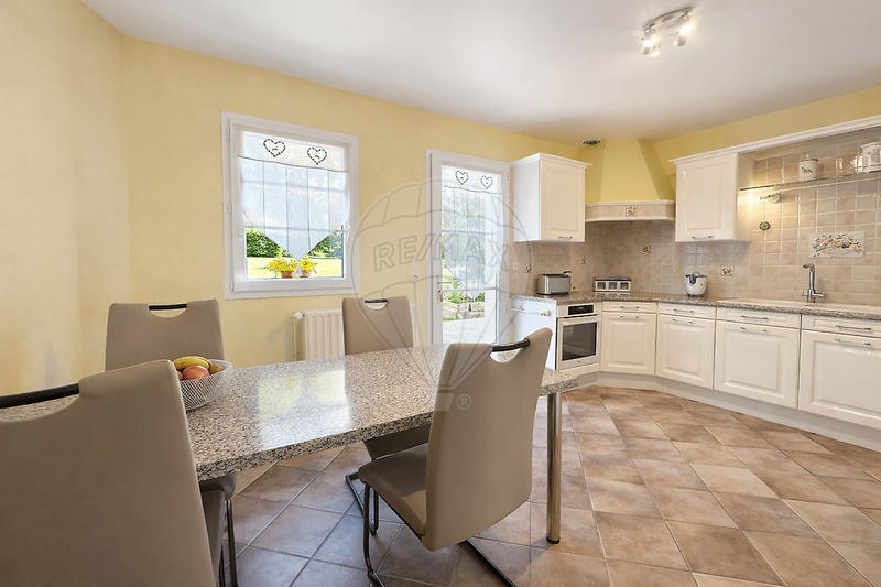 Maison - 177 m² - 7 pièces