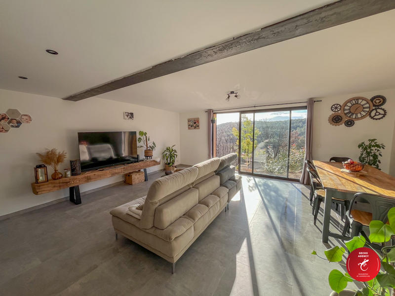 Villa - 145 m² - 6 pièces