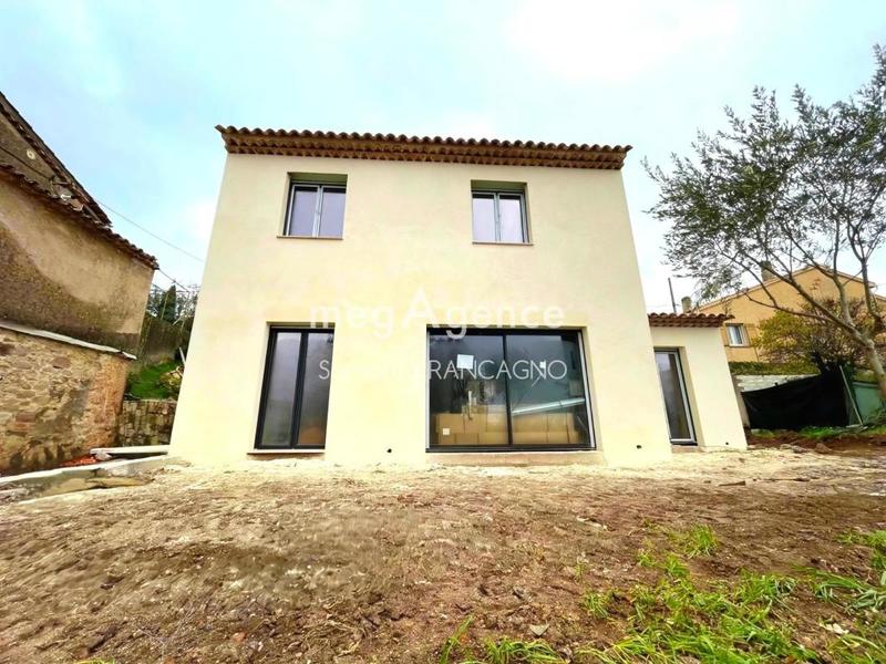 Maison traditionnelle - 100 m² - 5 pièces