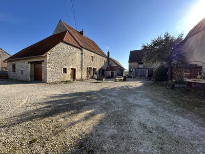 Maison - 220 m² - 10 pièces