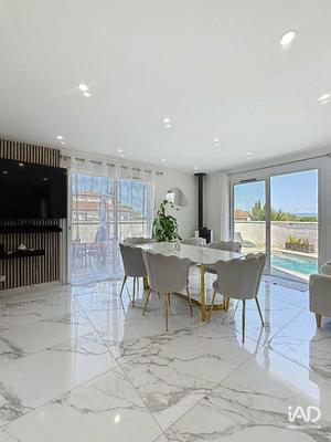 Maison - 140 m² - 4 pièces