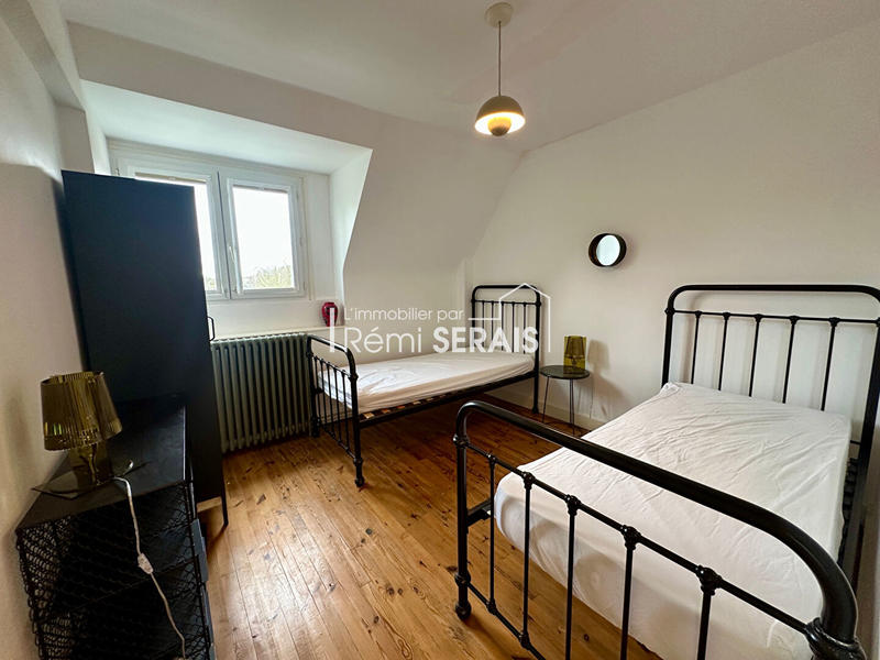 Maison - 202 m² - 9 pièces