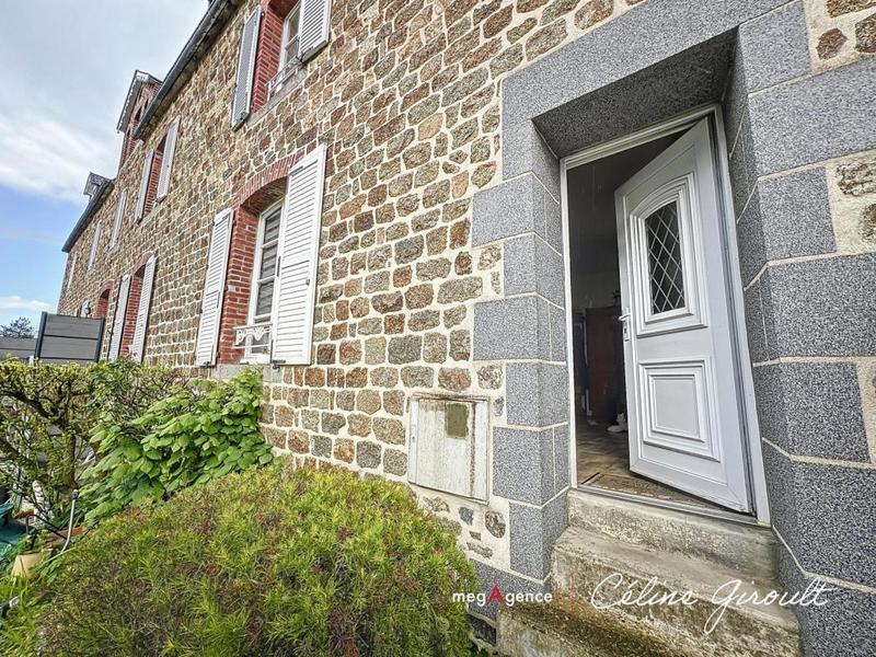 Maison - 270 m² - 11 pièces