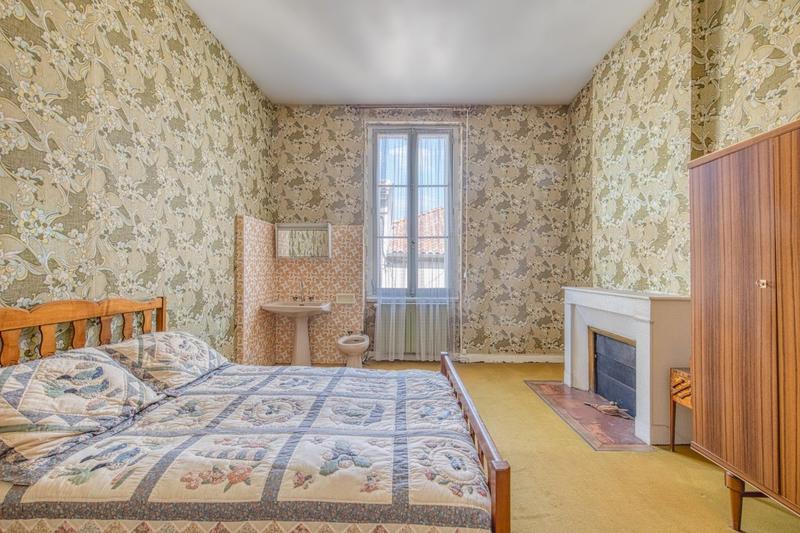 Maison - 201 m² - 7 pièces