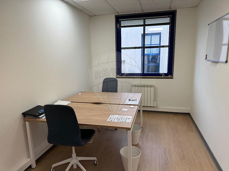 Bureau - 150 m² - 5 pièces