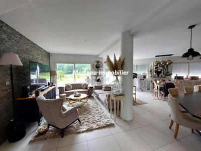 Maison - 150 m² - 7 pièces