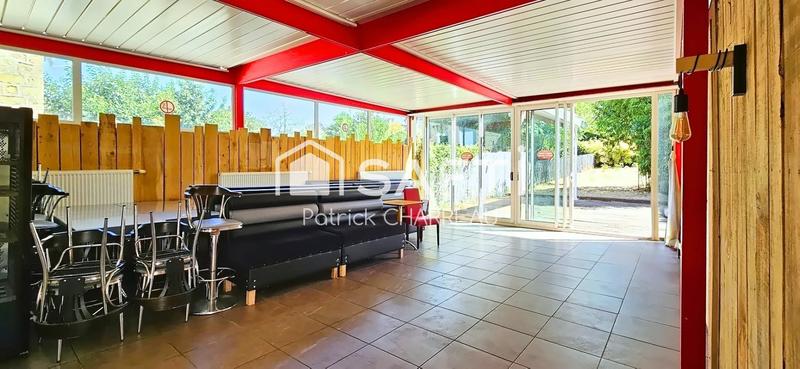 Local commercial - 214 m² - 7 pièces