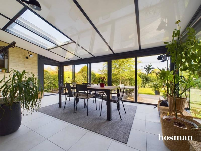 Maison - 204 m² - 8 pièces