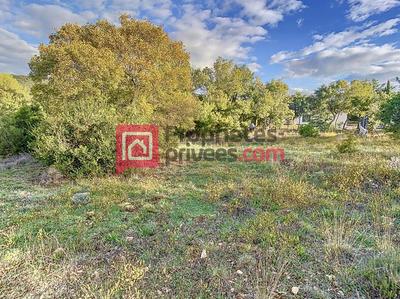 Terrain constructible - 2 000 m²