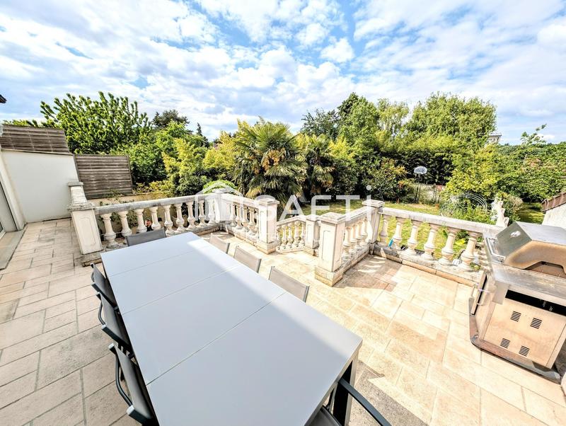 Maison - 165 m² - 7 pièces