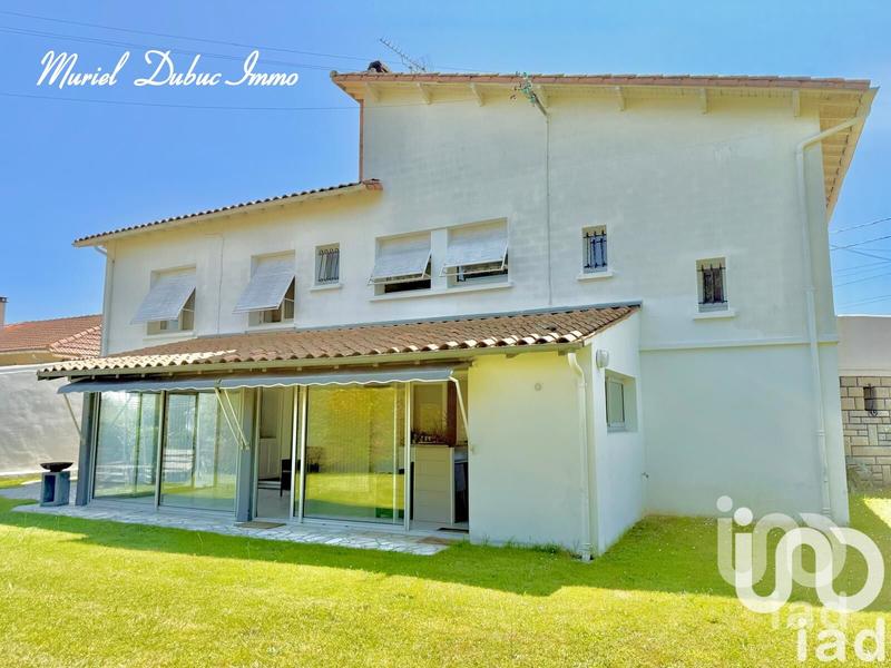 Maison - 200 m² - 7 pièces