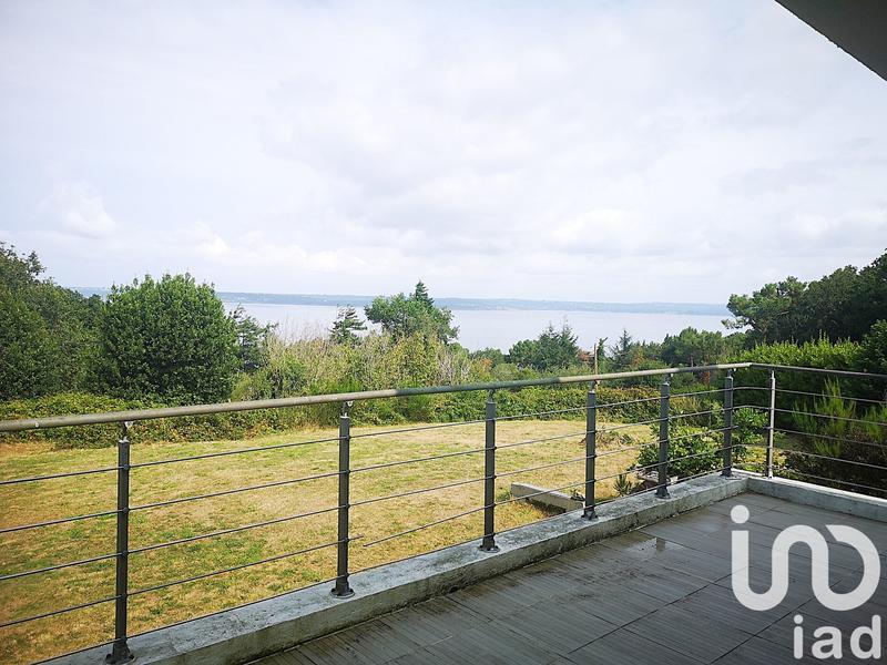 Maison - 246 m² - 10 pièces