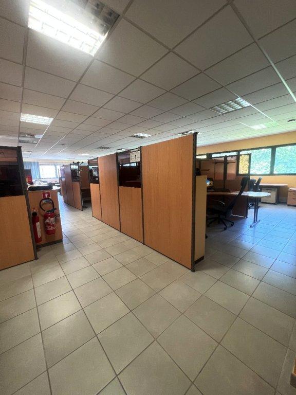 Local d'activité / Entrepôt - 1 200 m²