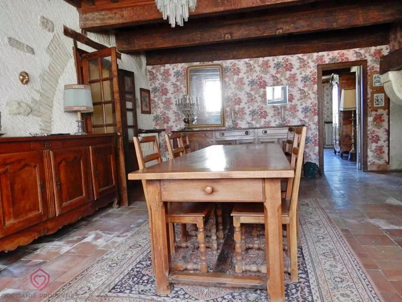 Demeure - 303 m² - 10 pièces