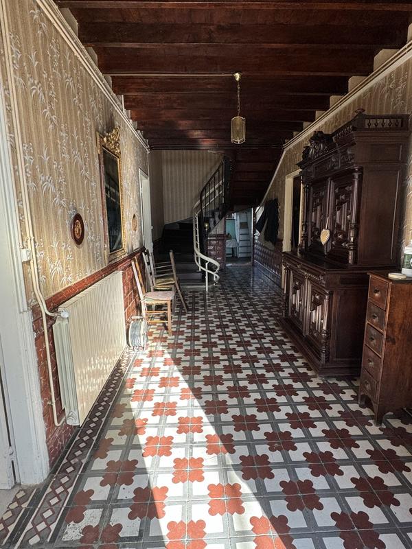 Maison ancienne - 300 m² - 11 pièces