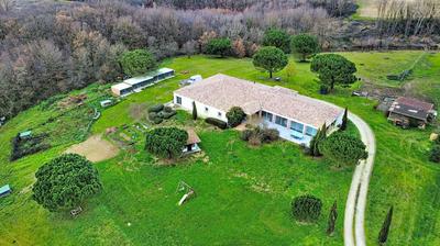 Maison - 325 m² - 8 pièces