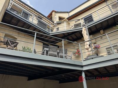 Maison - 230 m² - 6 pièces