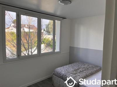 Chambre - 70 m² - 1 pièce