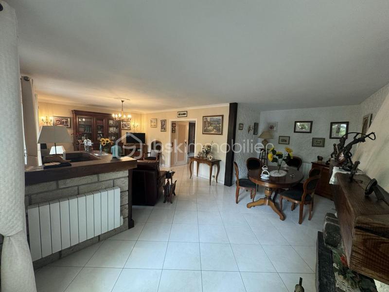 Propriété - 261 m² - 10 pièces