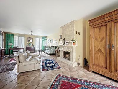 Maison - 171 m² - 7 pièces