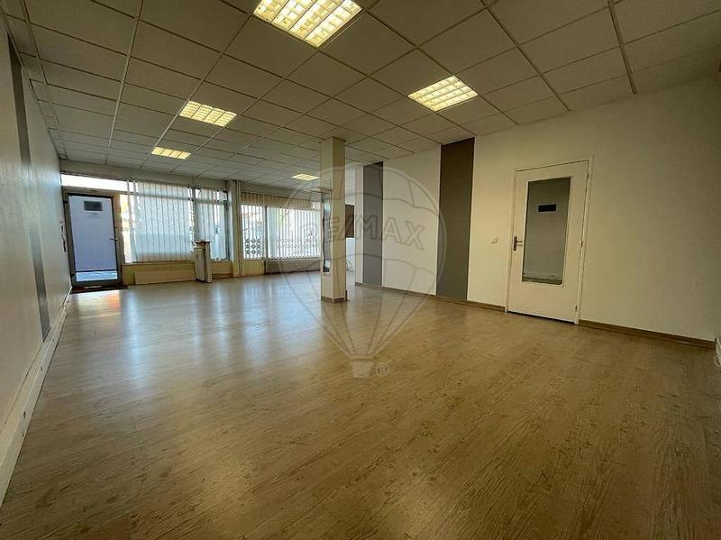 Local commercial - 70 m² - 1 pièce