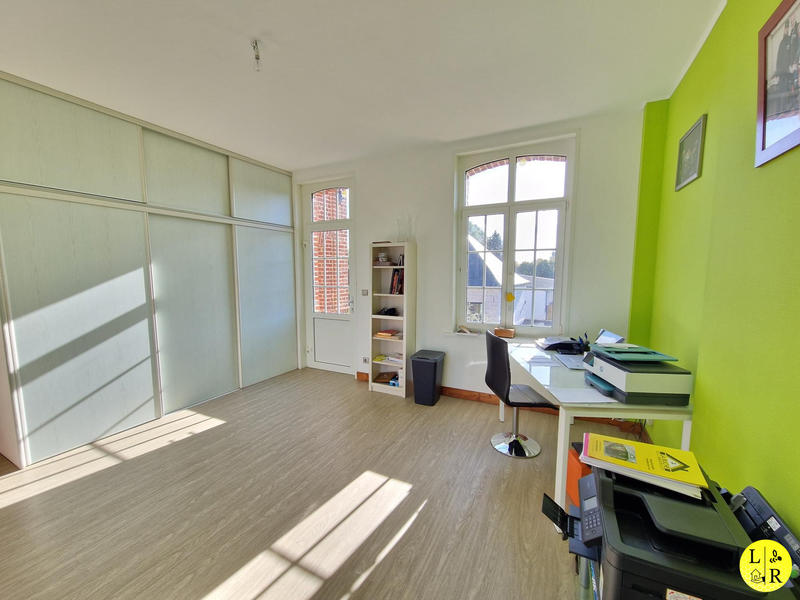 Maison - 230 m² - 7 pièces