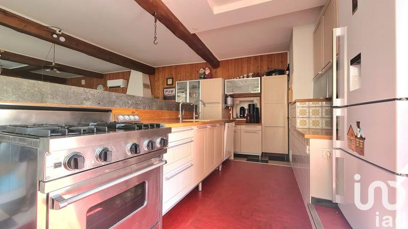 Maison - 630 m² - 10 pièces