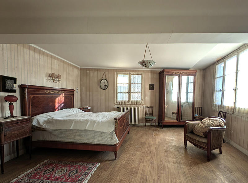 Maison - 146 m² - 10 pièces