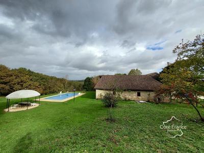 Propriété - 253 m² - 8 pièces