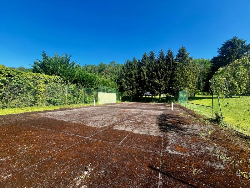 Maison - 230 m² - 10 pièces