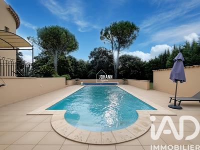 Maison - 315 m² - 10 pièces