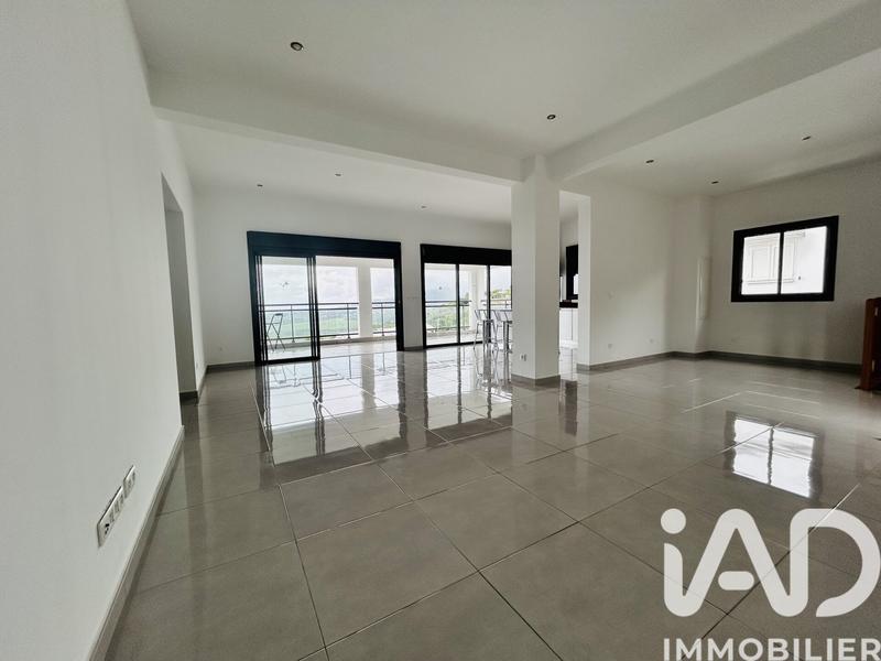 Maison - 180 m² - 7 pièces