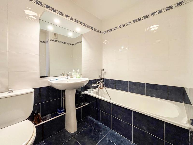 Appartement - 99 m² - 4 pièces