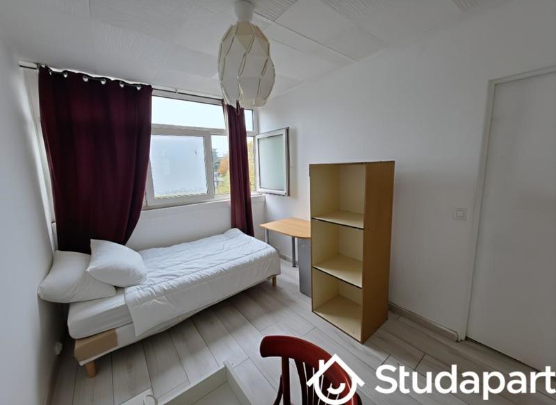 Chambre - 12 m² - 1 pièce