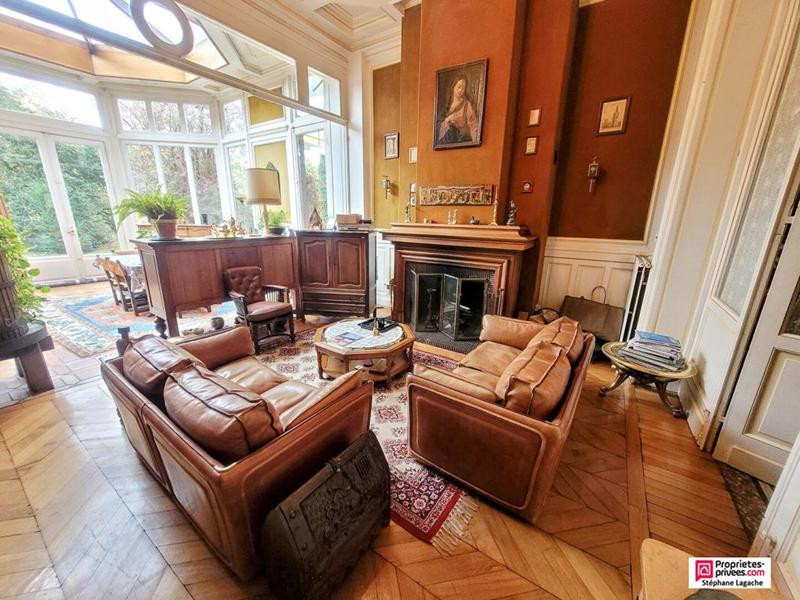 Demeure - 360 m² - 12 pièces