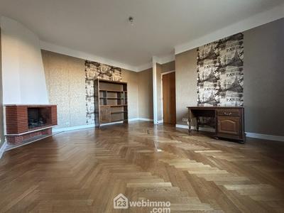 Maison - 370 m² - 11 pièces