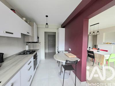 Appartement - 90 m² - 4 pièces