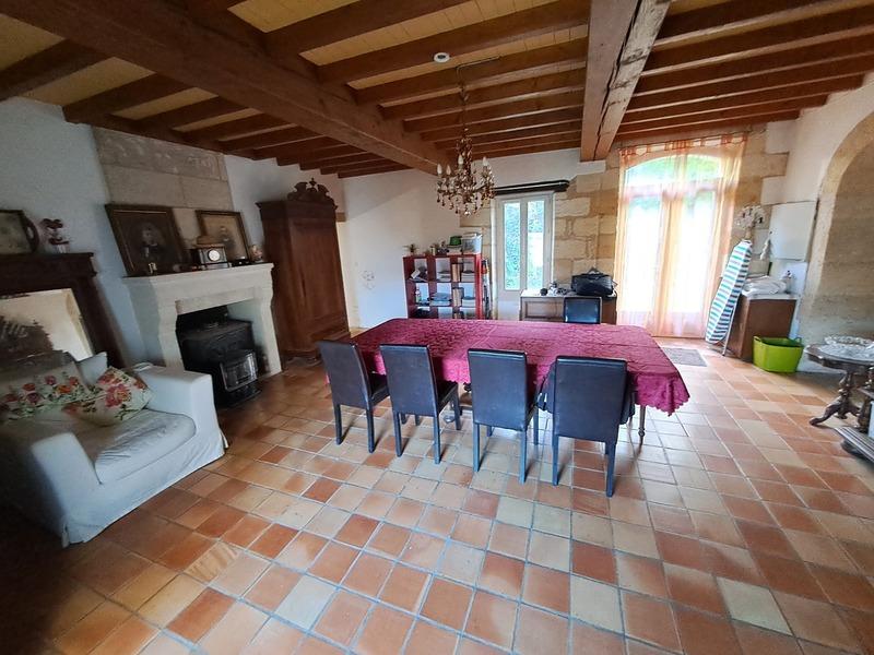 Maison - 227 m² - 7 pièces