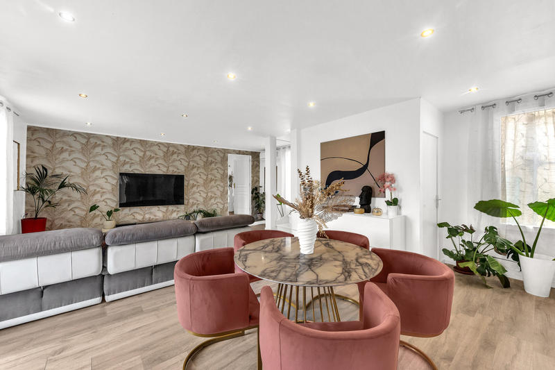 Maison - 193 m² - 6 pièces