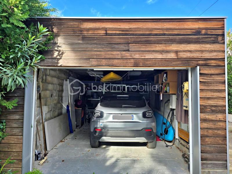 Maison traditionnelle - 202 m² - 7 pièces