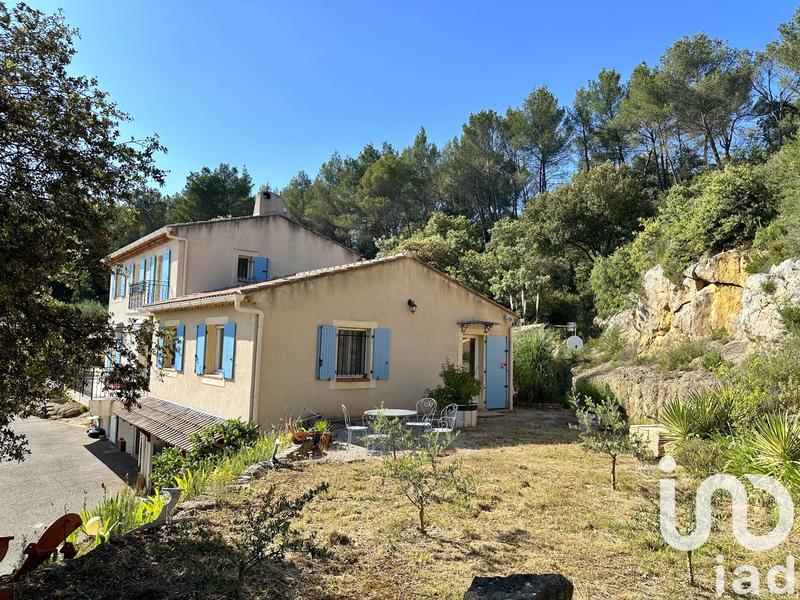 Maison - 185 m² - 8 pièces