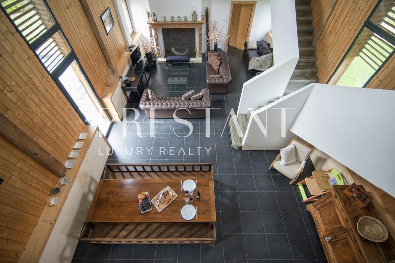 Maison - 421 m² - 10 pièces